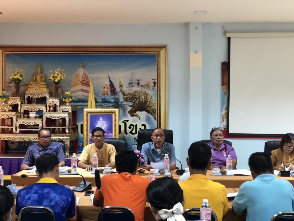 นายสมคิด ลังกา นายกอบต.โพธิ์ตาก พร้อมคณะผู้บริหาร ผู้อำนวยการสถานศึกษา และผู้อำนวยการโรงพยาบาลส่งเสริมสุขภาพตำบลสุขเกษม ได้ประชุมหารือเกี่ยวกับกองทุนหลักประกันสุขภาพองค์การบริหารส่วนตำบลโพธิ์ตาก