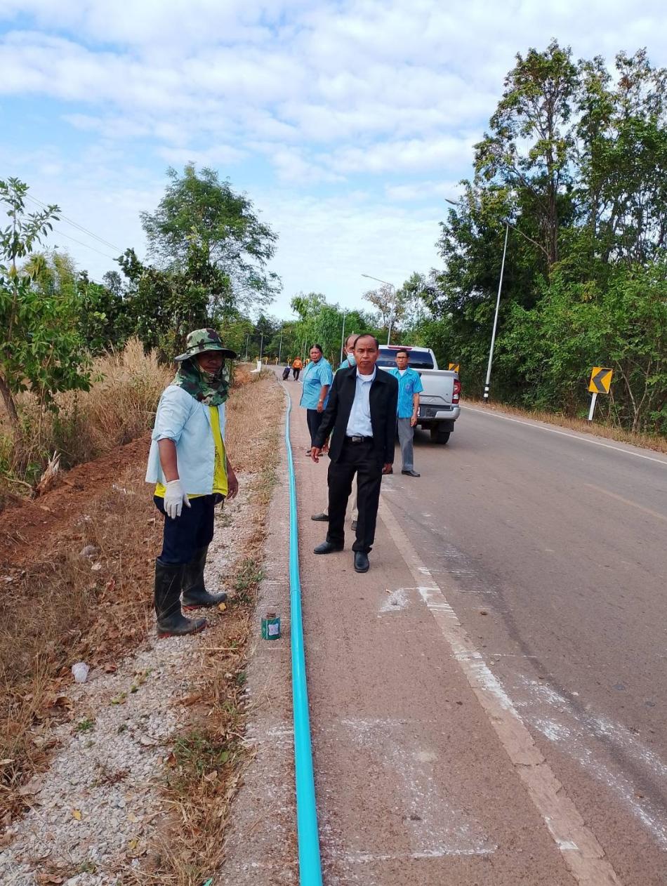 นายสมคิด ลังกา นายกองค์การบริหารส่วนตำบลโพธิ์ตาก คณะผู้บริหารองค์การบริหารส่วนตำบลโพธิ์ตาก ผู้อำนวยการกองการศึกษาฯ ลงตรวจความคืบหน้าของโครงการขยายเขตท่อน้ำประปา บ้านหนองค้า หมู่ที่ ๕ ตำบลโพธิ์ตาก อำเภอเมืองนครพนม จังหวัดนครพนม